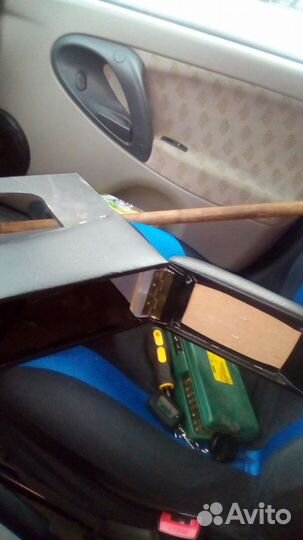 Подлокотник в автомобиль