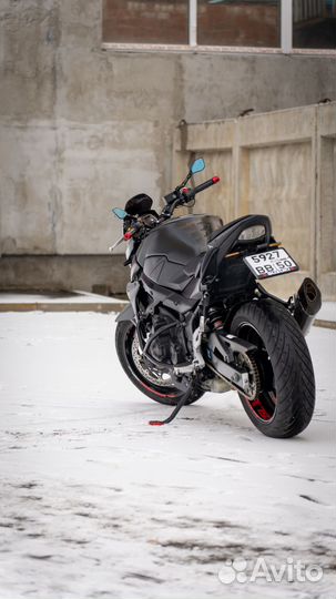 Suzuki GSR750