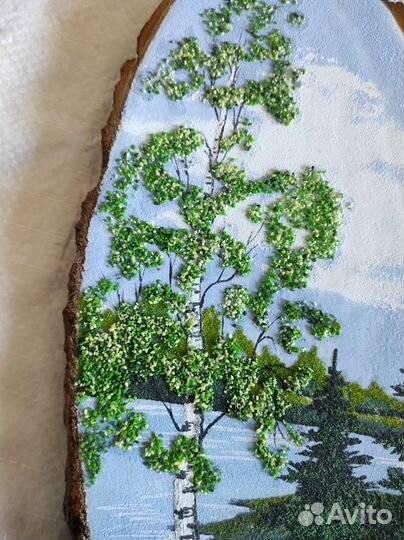 Изделия из среза дерева с мелким бисером