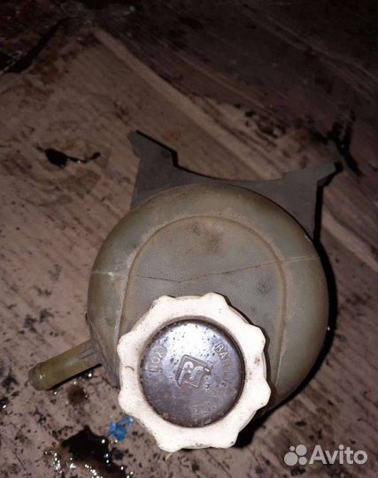 Бачок расширительный Renault Scenic рест. 2001