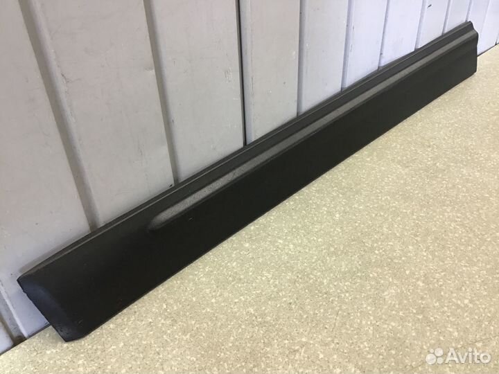 Накладка двери передней левой Kia Sorento II 2009