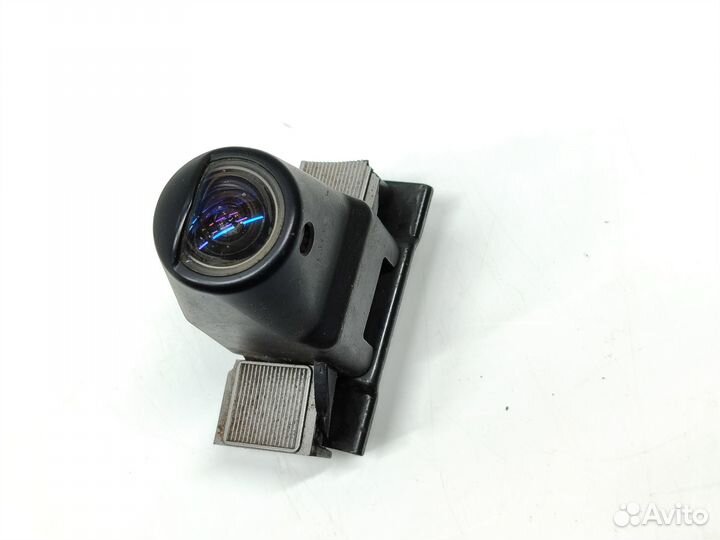 Камера переднего вида Toyota Land Cruiser 200