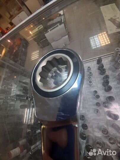 Ключ трещоточный 32 мм Jonnesway W45132