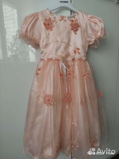 Платье для девочки праздничное