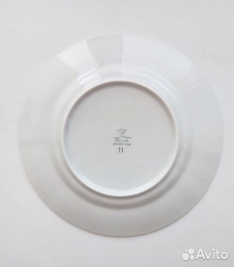 Тарелка из фарфора Thun Czechoslovakia