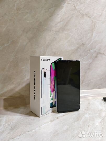Samsung Galaxy A40, 4/64 ГБ
