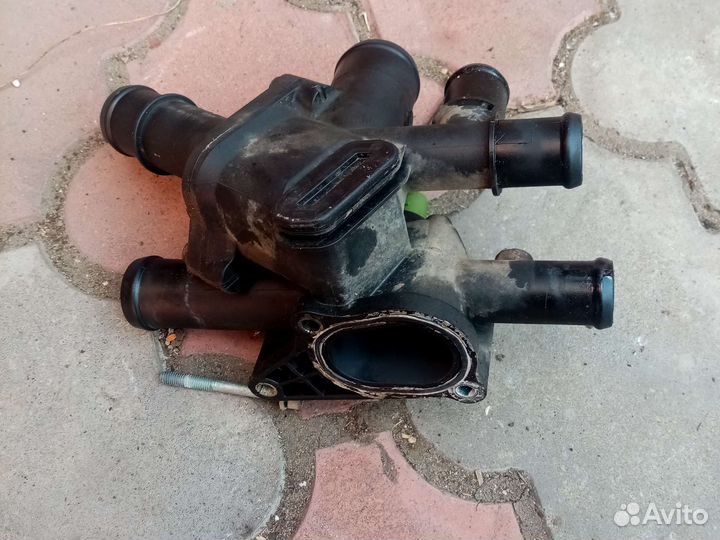 Корпус термостата volkswagen golf 4,5,bora 1.6bfq