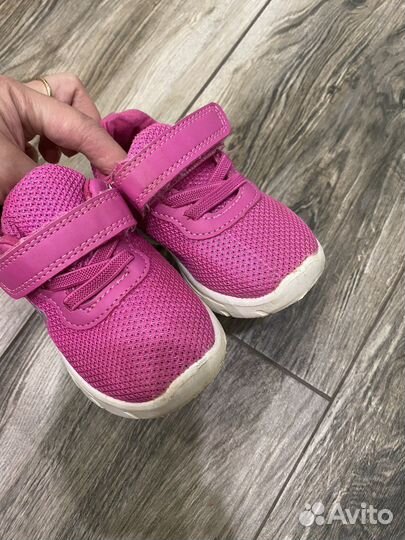 Кроссовки для девочки