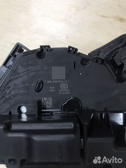 Замок задней левой двери Tiguan 2