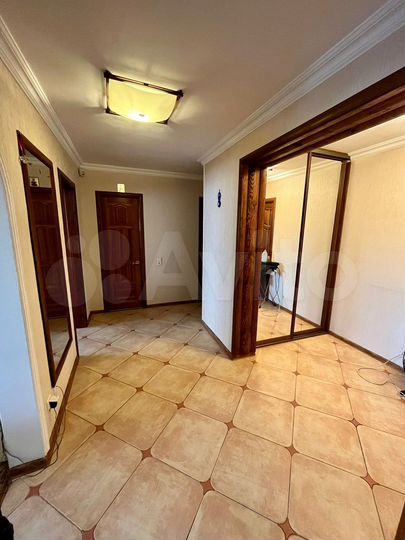 4-к. квартира, 100 м², 4/6 эт.
