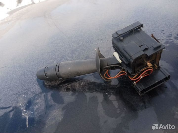 Переключатель поворотов (Света) Renault Laguna 2