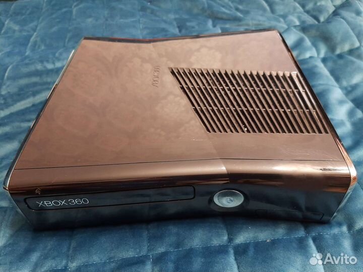 Xbox 360 с дисками
