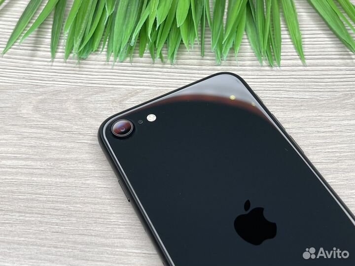 iPhone SE 2020 128GB Black (идеальное состояние)