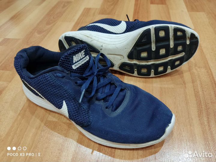 Кроссовки Nike Несколько