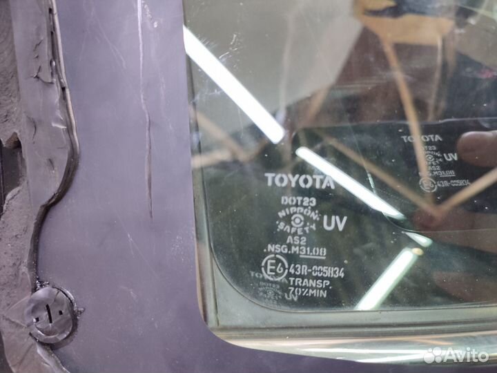 Стекло кузова заднее правое Toyota Rav4 XA40