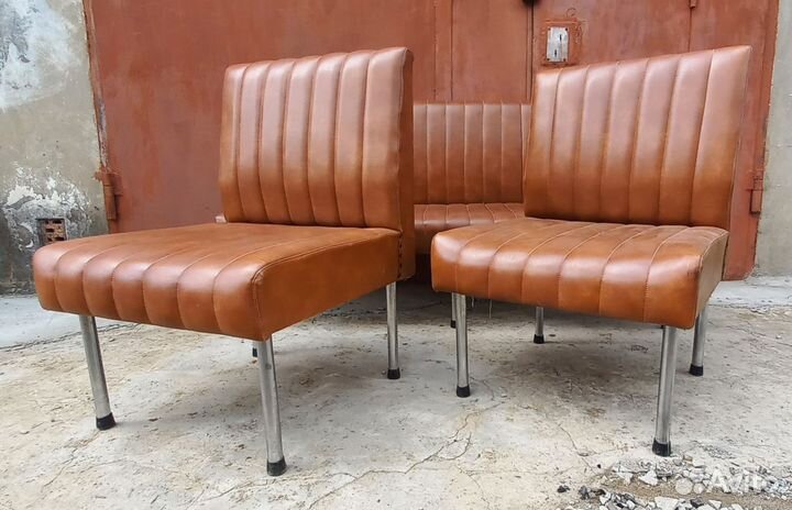 Комплект винтажной мягкой мебели