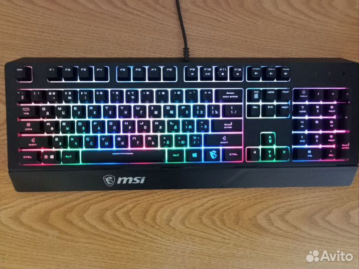 Игровая клавиатура MSI