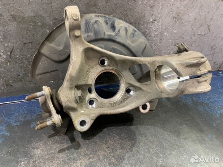 Кулак поворотный левый Audi A3 8V