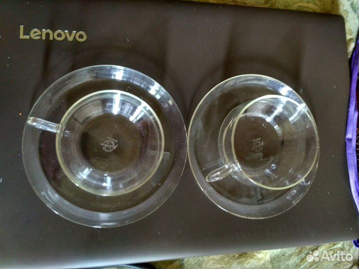 Чашка с крышкой и 2 чашки из стекла