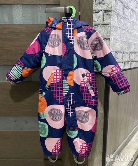 Продам зимний комбинезон на девочку