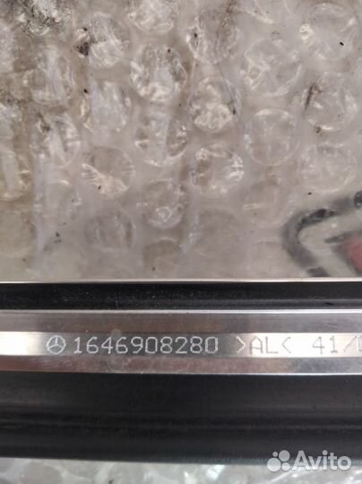 Молдинг заднего правого стекла Mercedes GL X164