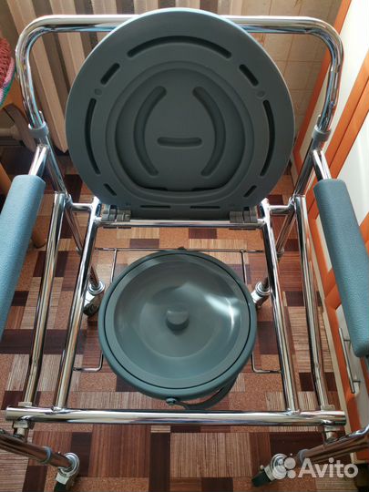 Санитарный стул туалет на колесах