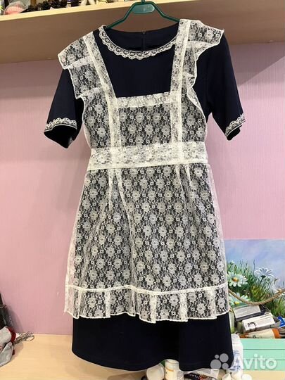 Платье с кружевами + фартук на последний звонок
