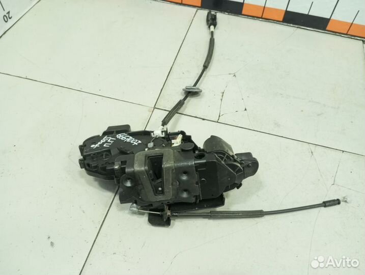 Замок двери передней правой