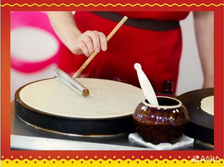 Продавец - блинопек в кафе 