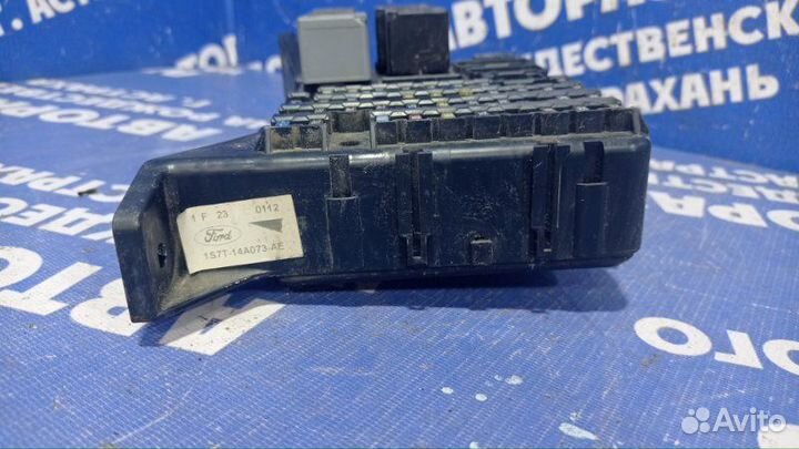 Блок предохранителей салона Ford Mondeo 3 лифтбэк