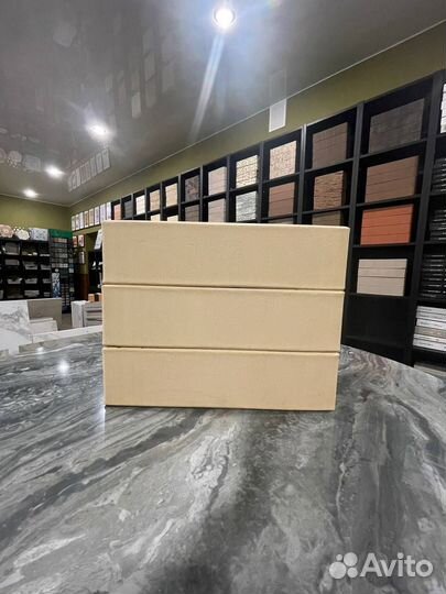 Кирпич облицовочный белый гладкий Строма М150