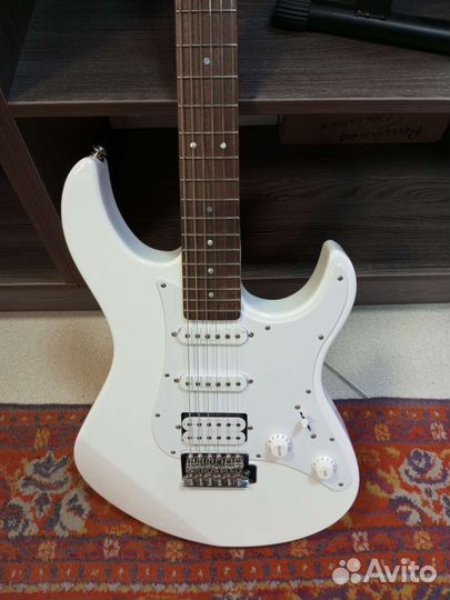 Электрогитара yamaha pacifica 012
