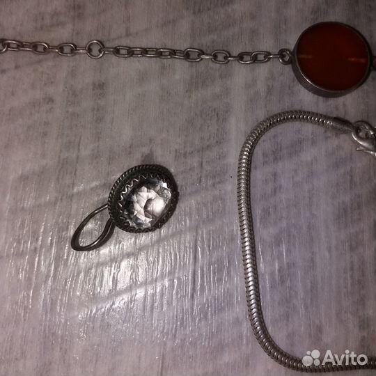 Серебряный перстень с камнем,серебряная подвеска с