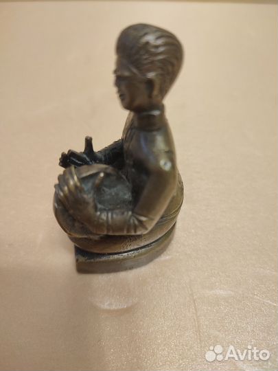 Бронзовая статуэтка