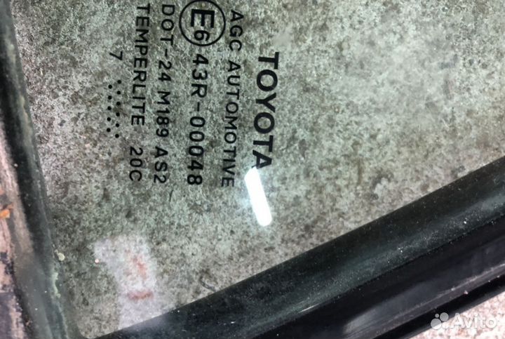 Форточка задняя левая Toyota auris 2007