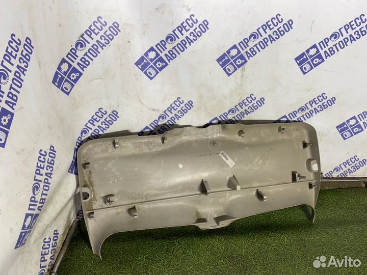 Обшивка двери багажника Chevrolet Trailblazer