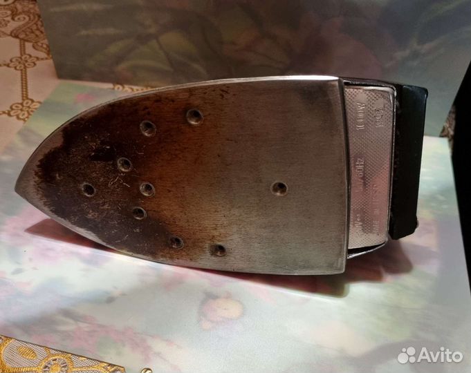 Утюг электрический 1993 г. 1000 W на запчасти