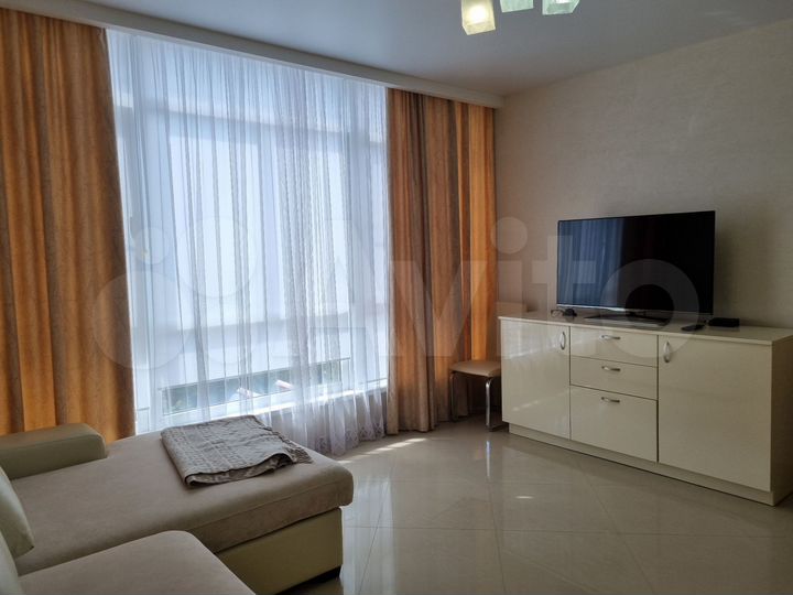 2-к. квартира, 70 м², 8/16 эт.