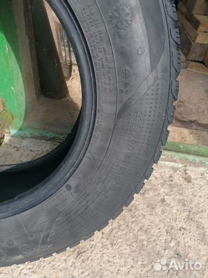 Kumho I'Zen RV Stud KC16 225/70 R16 107Q