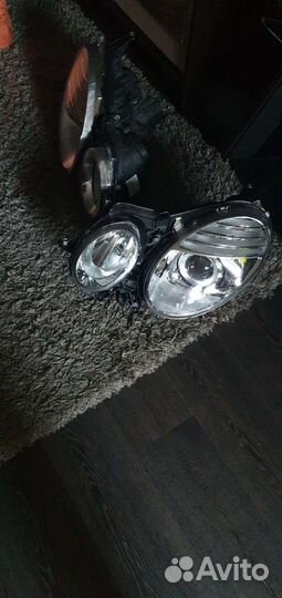 Передние фары Mercedes-Benz w211 E класс
