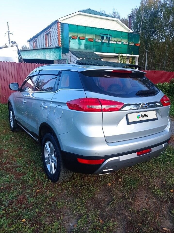Geely Atlas: фото владельца