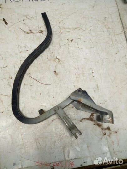 Петля крышки багажника задняя Chevrolet Lanos