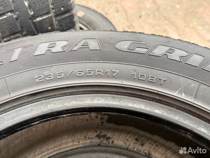 Goodyear UltraGrip 500 235/65 R17 108T