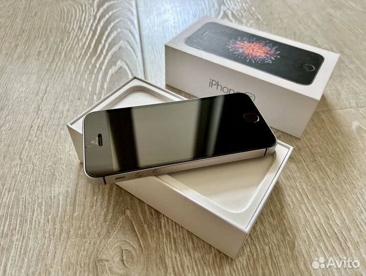 iPhone SE 32gb Space Gray