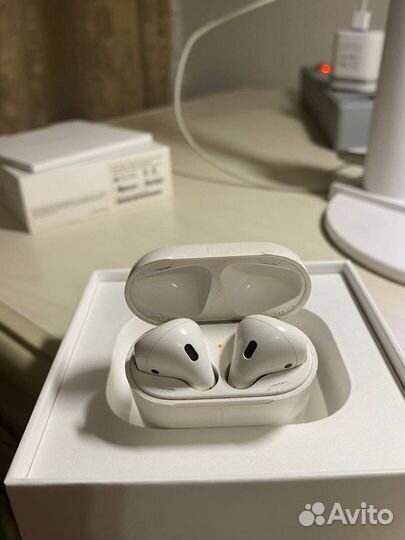 Беспроводные наушники apple airpods 1