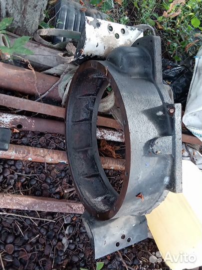 Продам колокол двигателя маз зубренок