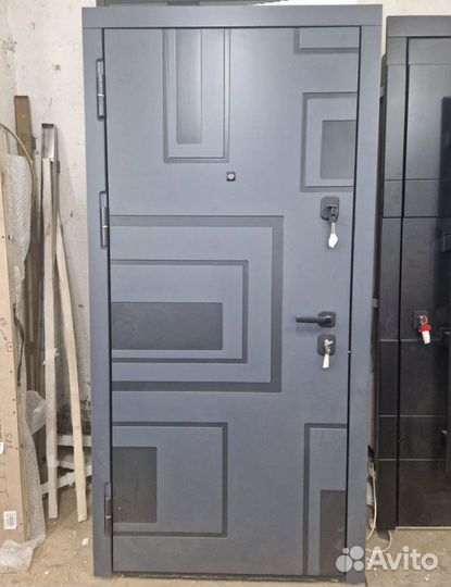 Дверь входная металлическая в квартиру