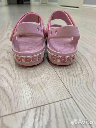 Сандалии розовые crocs c13