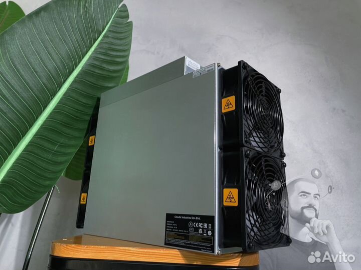 Antminer L7 9500M майнер новый