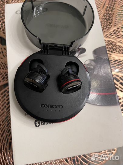 Беспроводные наушники Onkyo W800BT